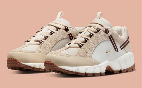 nike humara jacquemus beige